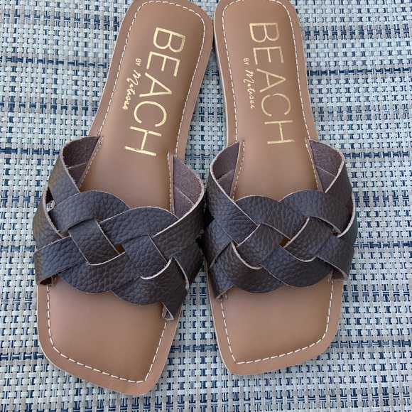 NWOT beach by Matisse slip on sandal. Size 9 - Picture 6 of 6